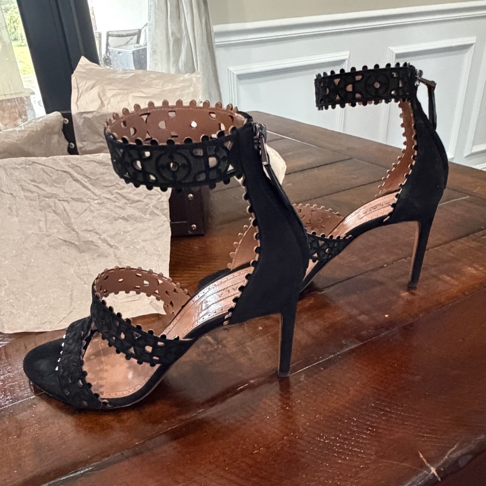 Alaia Black Heels - Picture 2 of 12